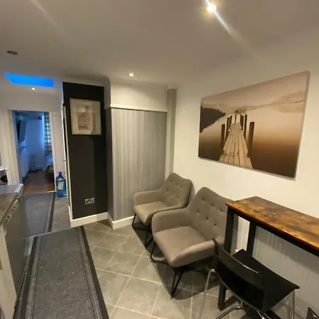 South London Private Guest Studio